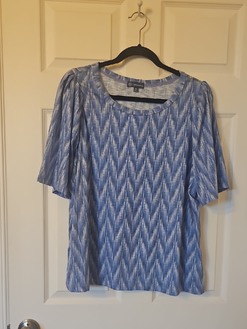 Democracy Blue Chevron-Style Short Sleeve Tunic Top